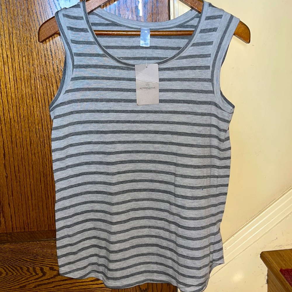 Alternative gray striped muscle tee top sz M NWT